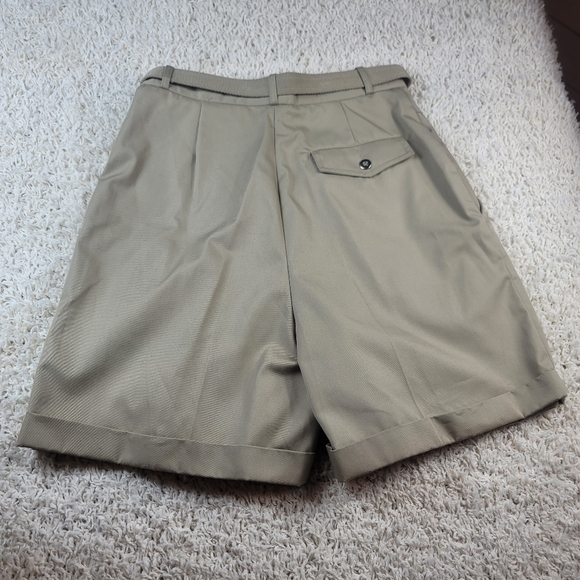 Vintage High Waisted Mom Short. Size 10. Taupe - Picture 6 of 9